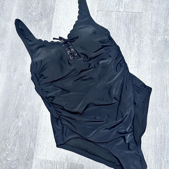 Kona Sol Black Scalloped One-Piece Swimsuit NWOT - Picture 2 of 5